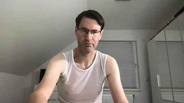 zxzx cam1 online show from October 19, 2025, 3:12 pm