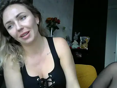 AngelinaLove28 online show from January 22, 2025, 1:42 pm