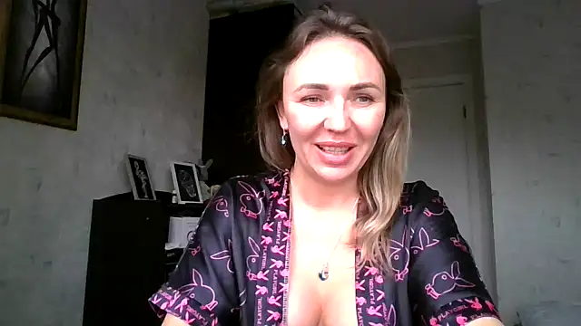 AngelinaLove28 online show from September 28, 2025, 6:41 am