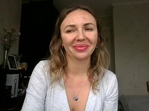 AngelinaLove28 online show from October 12, 2025, 7:29 am