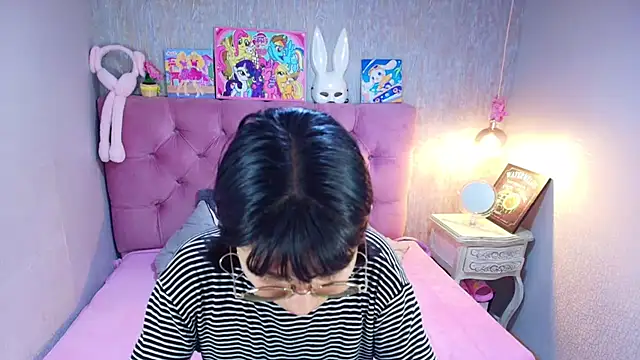 Snapshot of charlottemoonxz chatting on March 1, 2026, 6:43 pm charlottemoonxz online show from March 1, 2026, 6:43 pm