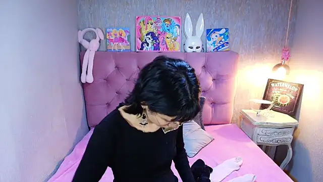 Snapshot of charlottemoonxz chatting on March 18, 2026, 6:44 pm charlottemoonxz online show from March 18, 2026, 6:44 pm