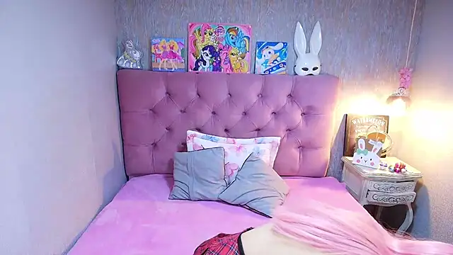 Snapshot of charlottemoonxz chatting on April 5, 2026, 7:00 pm charlottemoonxz online show from April 5, 2026, 7:00 pm