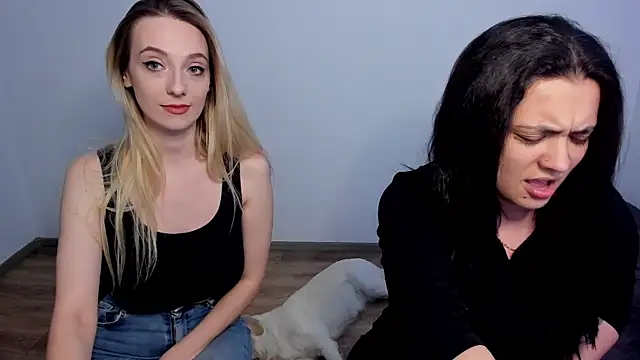 Snapshot of LuciaLoca chatting on April 3, 2026, 10:30 pm LuciaLoca online show from April 3, 2026, 10:30 pm