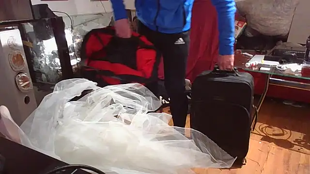 0815lukas2024 online show from December 22, 2024, 11:31 pm