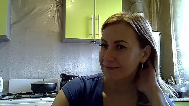 Snapshot of AshleyXHoney chatting on December 5, 2024, 10:01 am AshleyXHoney online show from December 5, 2024, 10:01 am
