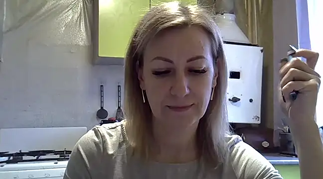 Snapshot of AshleyXHoney chatting on January 28, 2025, 7:32 am AshleyXHoney online show from January 28, 2025, 7:32 am