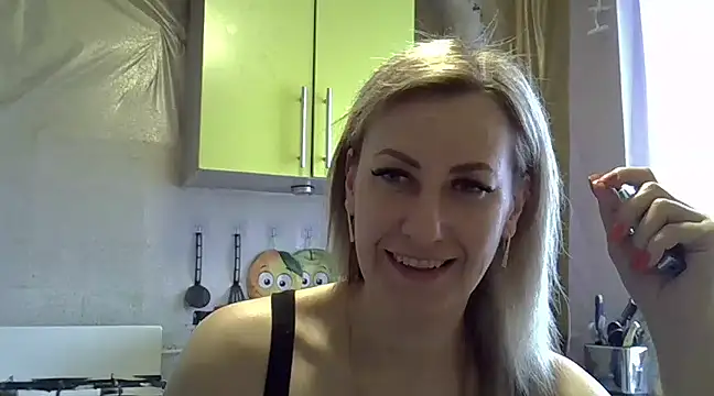 Snapshot of AshleyXHoney chatting on February 4, 2025, 6:57 am AshleyXHoney online show from February 4, 2025, 6:57 am