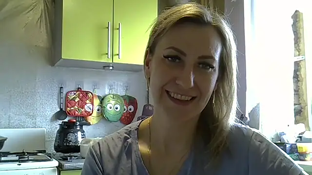 Snapshot of AshleyXHoney chatting on March 13, 2025, 10:47 am AshleyXHoney online show from March 13, 2025, 10:47 am