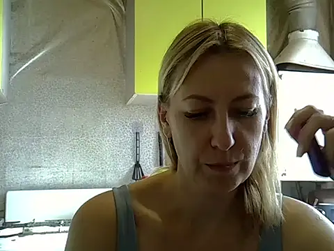 Snapshot of AshleyXHoney chatting on September 9, 2025, 6:35 am AshleyXHoney online show from September 9, 2025, 6:35 am