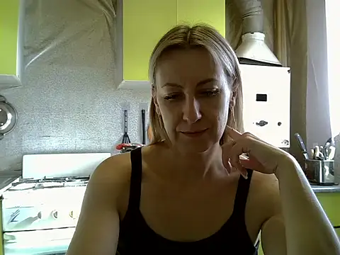 Snapshot of AshleyXHoney chatting on September 11, 2025, 6:24 am AshleyXHoney online show from September 11, 2025, 6:24 am