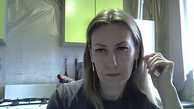 Snapshot of AshleyXHoney chatting on April 29, 2026, 6:39 am AshleyXHoney online show from April 29, 2026, 6:39 am