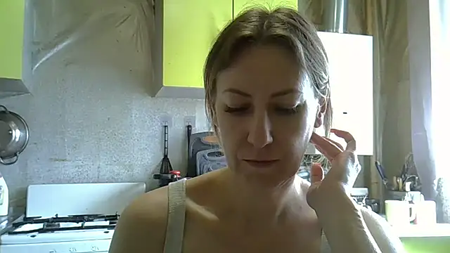 Snapshot of AshleyXHoney chatting on June 2, 2026, 7:32 am AshleyXHoney online show from June 2, 2026, 7:32 am