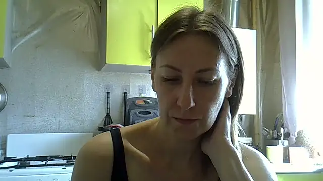 Snapshot of AshleyXHoney chatting on June 8, 2026, 7:31 am AshleyXHoney online show from June 8, 2026, 7:31 am