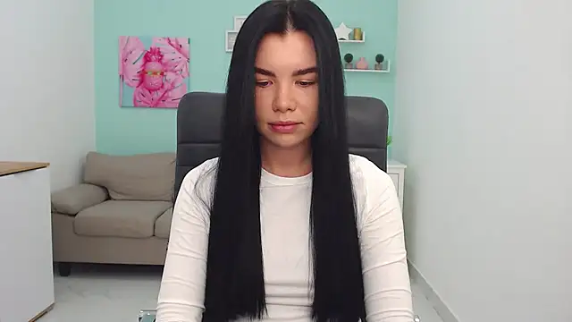 MadisonGomes online show from December 16, 2024, 5:59 am