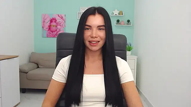 MadisonGomes online show from December 18, 2024, 12:40 pm