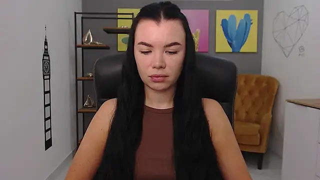 MadisonGomes online show from November 5, 2025, 8:14 am