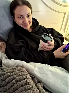 Snapshot of MilfyMrsRobinson chatting on February 27, 2025, 12:13 pm MilfyMrsRobinson online show from February 27, 2025, 12:13 pm