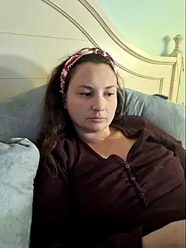 Snapshot of MilfyMrsRobinson chatting on March 7, 2025, 9:48 pm MilfyMrsRobinson online show from March 7, 2025, 9:48 pm