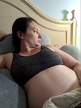 Snapshot of MilfyMrsRobinson chatting on March 19, 2025, 12:15 am MilfyMrsRobinson online show from March 19, 2025, 12:15 am