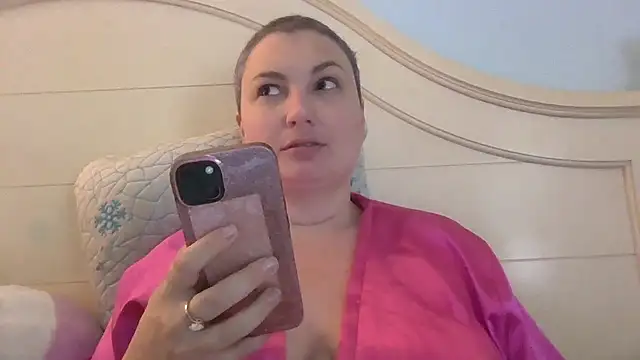 Snapshot of MilfyMrsRobinson chatting on July 23, 2026, 1:31 pm MilfyMrsRobinson online show from July 23, 2026, 1:31 pm