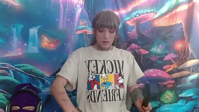 Snapshot of charlotbelucci_ chatting on February 3, 2025, 2:13 pm charlotbelucci online show from February 3, 2025, 2:13 pm