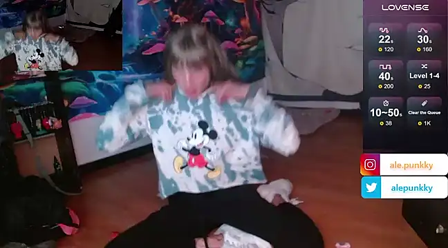 Snapshot of charlotbelucci_ chatting on February 25, 2025, 11:22 pm charlotbelucci online show from February 25, 2025, 11:22 pm