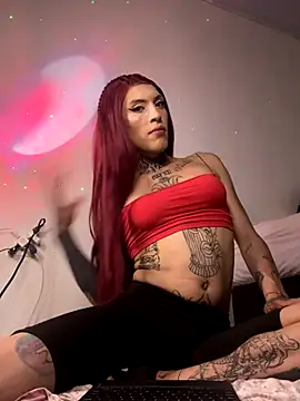 Snapshot of charlotbelucci_ chatting on September 17, 2025, 12:18 pm charlotbelucci online show from September 17, 2025, 12:18 pm