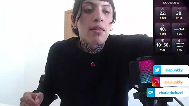 Snapshot of charlotbelucci_ chatting on October 3, 2025, 4:26 pm charlotbelucci online show from October 3, 2025, 4:26 pm