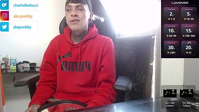 Snapshot of charlotbelucci_ chatting on October 23, 2025, 8:40 pm charlotbelucci online show from October 23, 2025, 8:40 pm