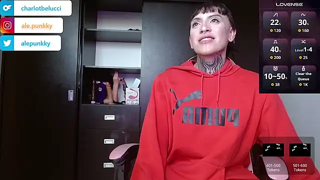 charlotbelucci  online show from November 16, 2025, 9:09 pm