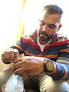 ListedLoin online show from January 6, 2025, 1:19 pm