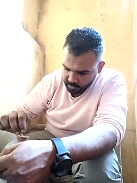 ListedLoin online show from January 8, 2025, 2:14 pm