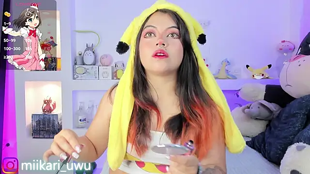 Ahri Elderwood online show from February 11, 2025, 4:33 am