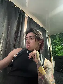 Snapshot of Yogurdebrownie69 chatting on February 12, 2025, 10:26 pm Yogurdebrownie69 online show from February 12, 2025, 10:26 pm