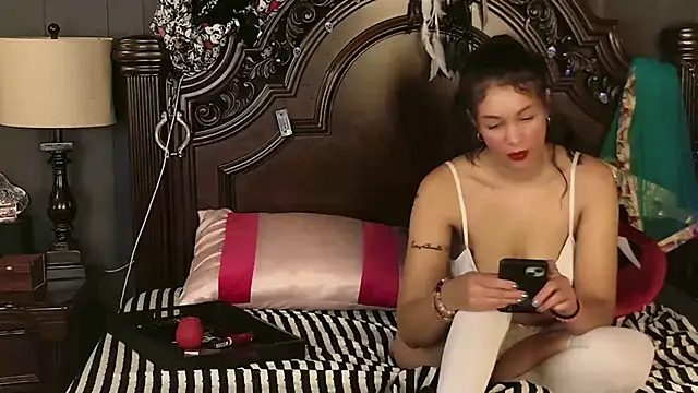 Snapshot of MeghanMarley chatting on October 19, 2025, 4:35 am MeghanMarley online show from October 19, 2025, 4:35 am