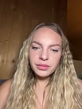 ChiaraVixen online show from December 9, 2024, 6:01 am