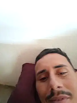 Snapshot of luissilva0071 chatting on May 4, 2026, 2:35 pm luissilva0071 online show from May 4, 2026, 2:35 pm