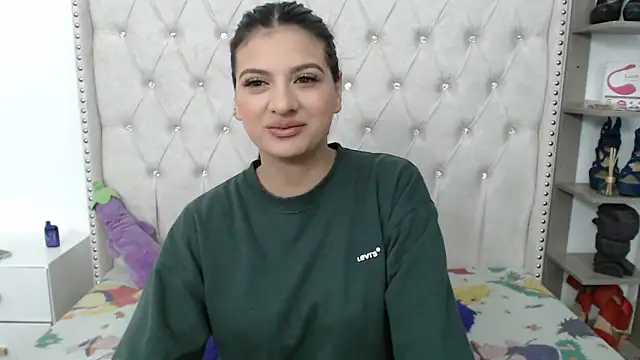 Abril Squirt online show from December 17, 2024, 6:35 am