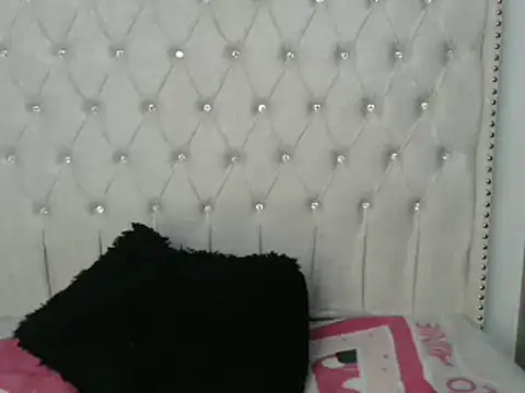 Abril Squirt online show from March 22, 2025, 8:08 am