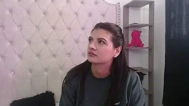 Abril Squirt online show from March 1, 2026, 5:48 pm