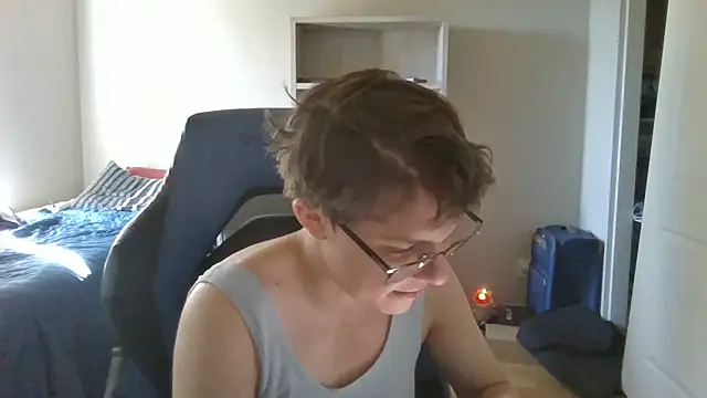 KaliSnow199623 online show from September 17, 2025, 10:11 pm