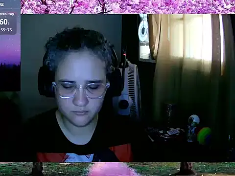 lolalicious 758 online show from September 18, 2025, 1:46 pm