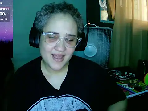 lolalicious 758 online show from October 6, 2025, 6:05 pm
