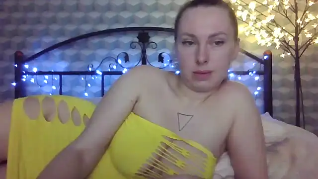 Snapshot of _Leslyy_Solo_1 chatting on February 8, 2025, 3:53 pm Leslyy Solo 1 online show from February 8, 2025, 3:53 pm