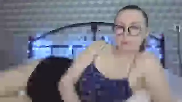 Snapshot of _Leslyy_Solo_1 chatting on February 17, 2025, 1:21 pm Leslyy Solo 1 online show from February 17, 2025, 1:21 pm