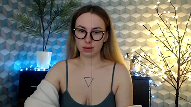 Snapshot of _Leslyy_Solo_1 chatting on October 23, 2025, 6:39 pm Leslyy Solo 1 online show from October 23, 2025, 6:39 pm