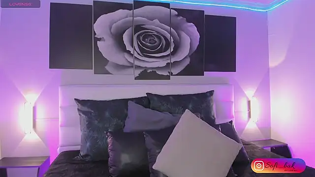 sofi bakerr online show from September 29, 2025, 11:37 am