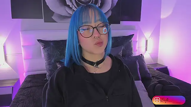 sofi bakerr online show from October 13, 2025, 11:32 am