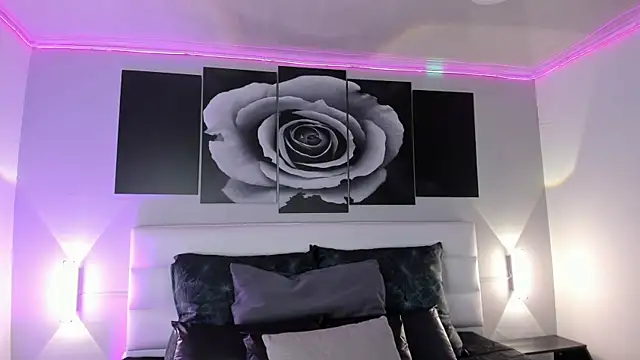 sofi bakerr online show from November 12, 2025, 11:43 am